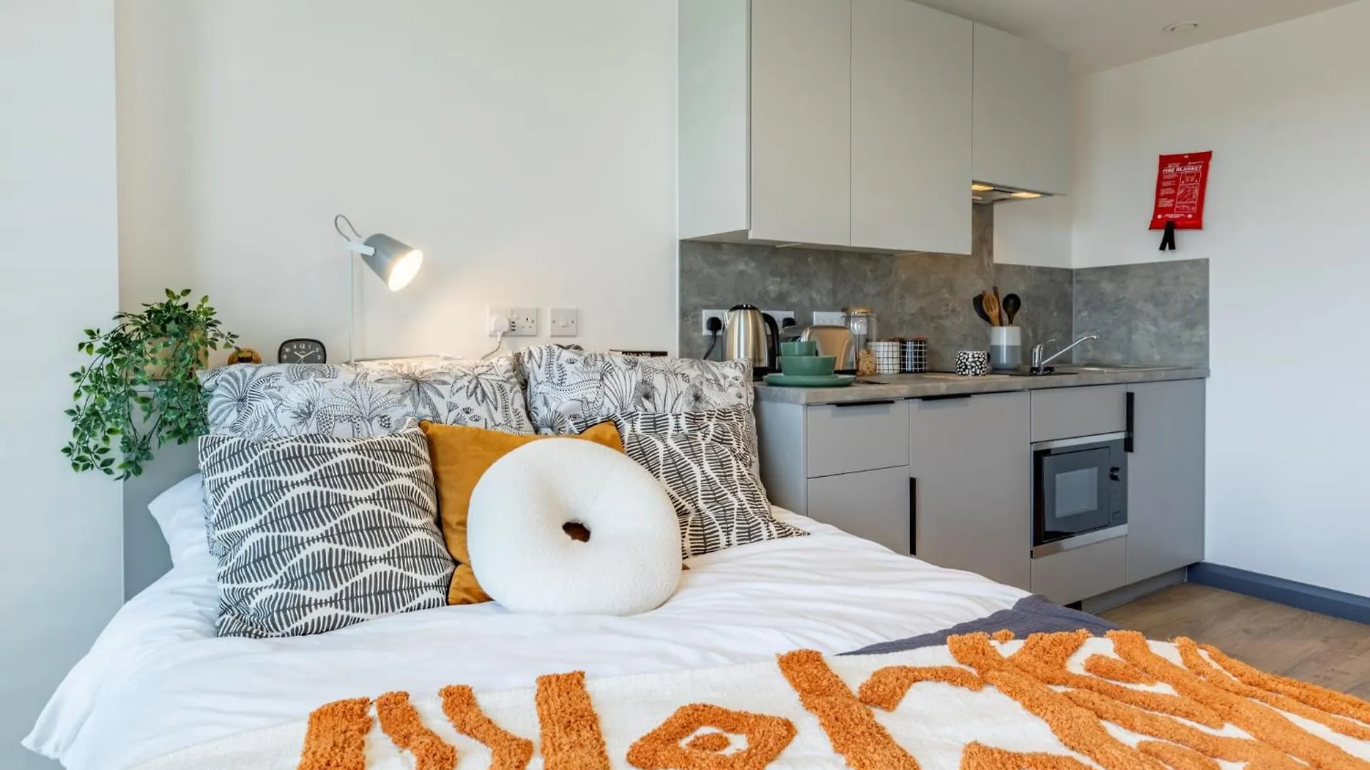 For Student Only Lively Spacious Studios In Winfield Court Nottingham 0*,